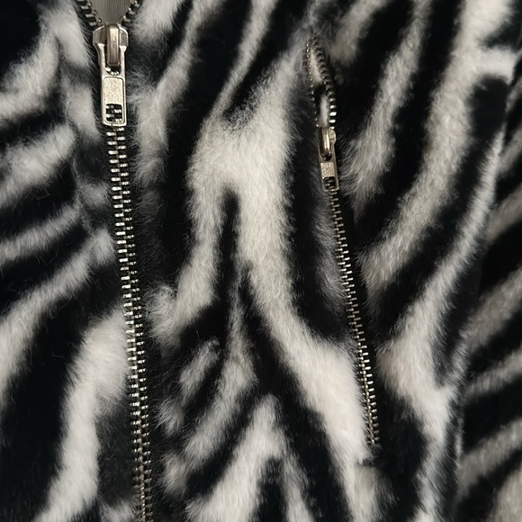 Zebra print soft jacket - Picture 7 of 7